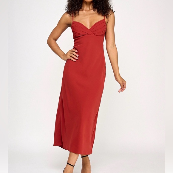 Elegant Strapless Red Dress - Picture 4 of 4